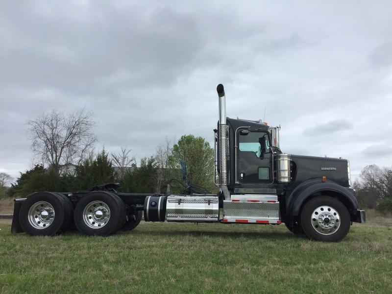 Kenworth W900 Hurryonly One Of These Extended Cab W 900s Left